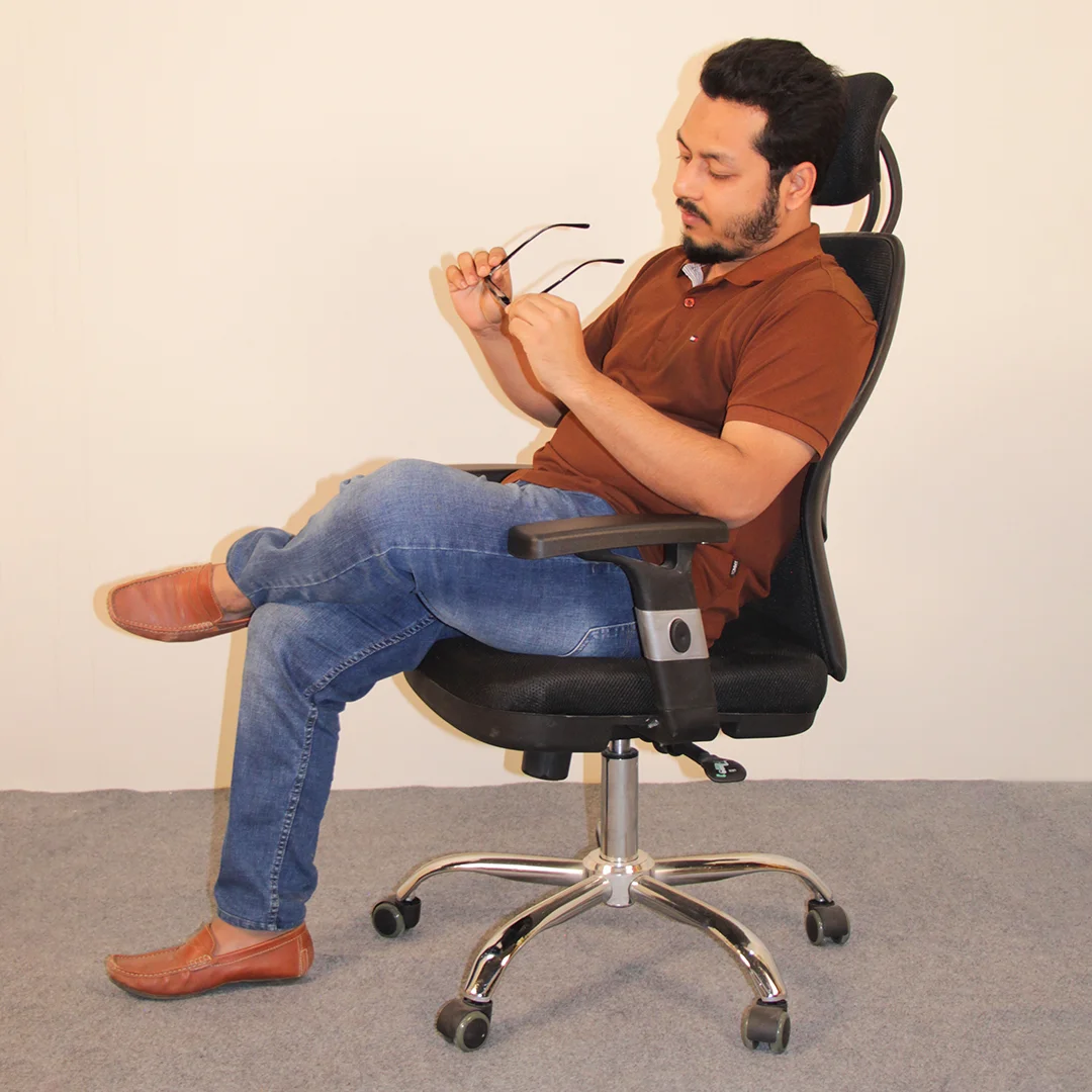 Office Manager Chair With Headrest Black
